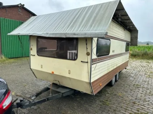 Knaus Wolf 535 with winter roof photo: 2