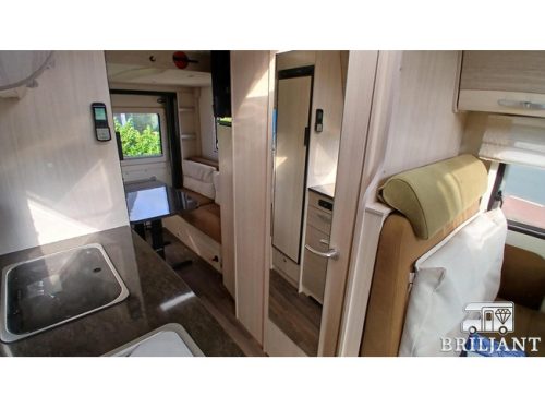 B&uuml;rstner Brevio T-646 .. camping-car unique hors r&eacute;seau photo : 14
