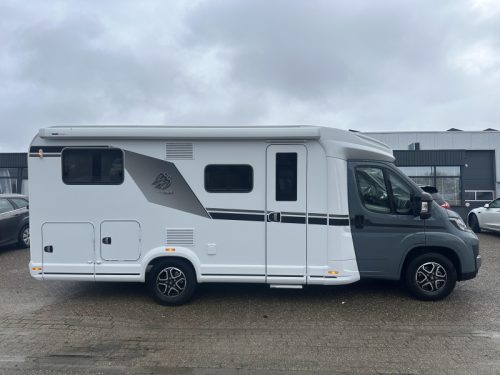 Knaus L!ve Ti 650 MEG Unique low single beds photo: 1