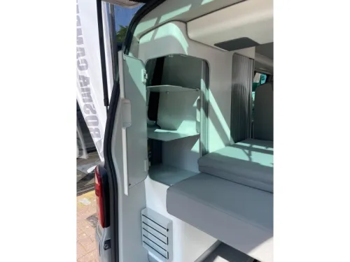 Volkswagen T5 California Comfortline 4 Motion Automatic Pop-top photo: 14