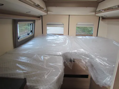 Malibu Diversity Coupe 640 LE K Single Beds, Automatic photo: 3