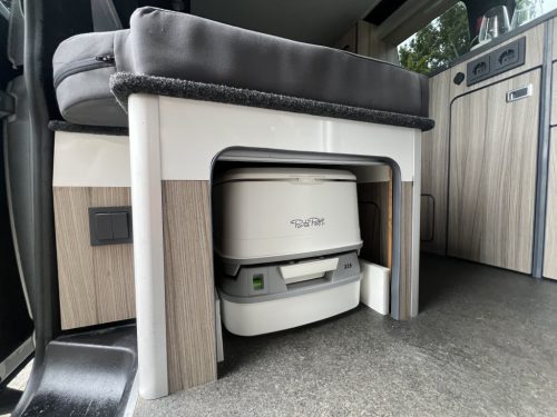 VOLKSWAGEN TRANSPORTER WESTFALIA BUILT-IN POP-TOP ROOF 1ST OWNER photo: 6