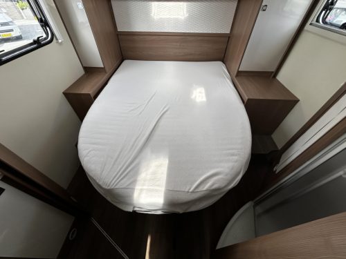 B&uuml;rstner Lyseo 700 T Queensbed/2017/Euro6/6.9M Foto: 14