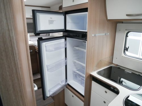 Carado T448, Automatic, Single beds, Pop-top roof, XXL Garage photo: 13