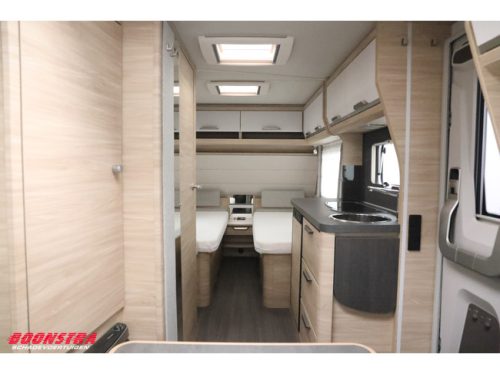 Knaus Sudwind 500 EU Mover Einzelbetten Rundsitzgruppe 60-Jahre Edition Foto: 14