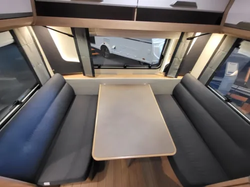 Caravane Knaus Sudwind Black Selection 460 EU super compl&egrave;te d'usine photo : 9