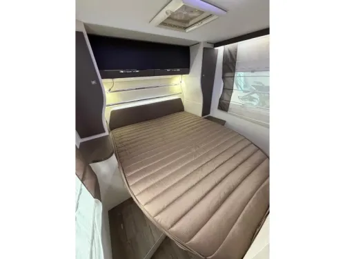 Chausson Welcome 728 EB French bed Pop-top roof 42000 km photo: 19