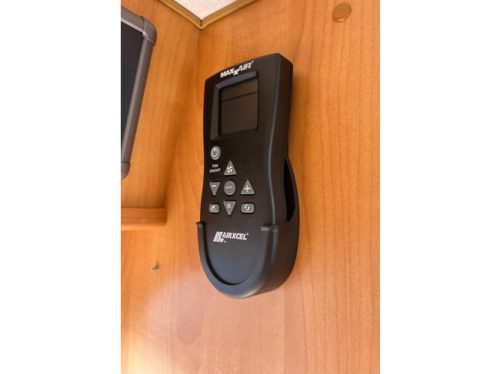 Eura Mobil Compact Off-grid Omvormer Zonnepaneel Maxi-Fan 4p. Foto: 13