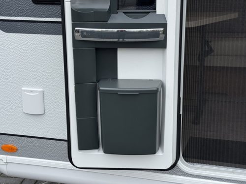 Hobby Excellent 495 UL with single beds **Mover/Bike rack/Awning tent/1st owner/Very neat caravan** photo: 17