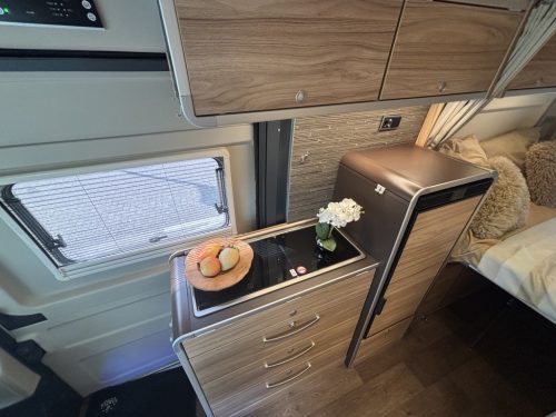 Hymer GRAND CANYON TRANSVERSE BED+POP-TOP ROOF EURO6 TOW HITCH photo: 4