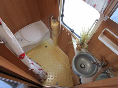 Dethleffs Advantage T 6501 B super spacious layout photo: 12