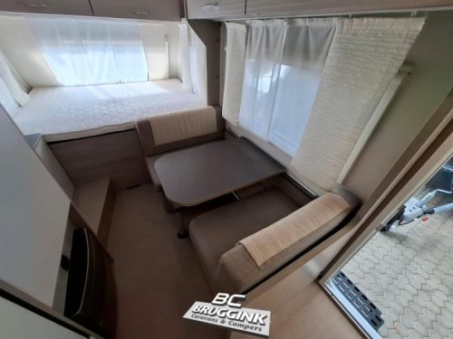 B&uuml;rstner Premio Life 425 TS Transverse bed AWNING MOVER photo: 10