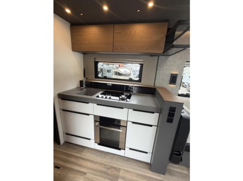 NIESMANN-BISCHOFF Flair 920ER Air suspension EP-Level Full Options photo: 20