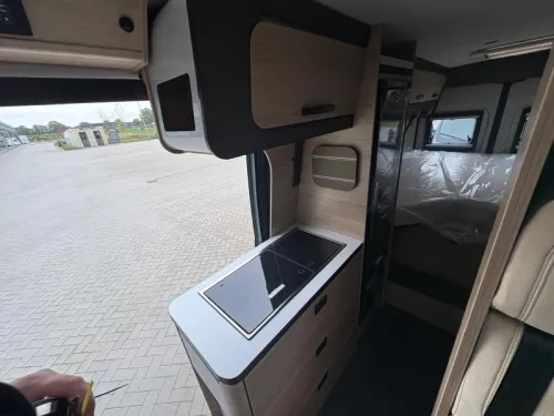 Weinsberg CaraBus Grey 630 ME edition FIRE / Automatik Foto: 9