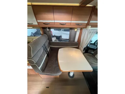 Eura Mobil Terrestra 710 HB Fixed Bed XXL Garage photo: 8