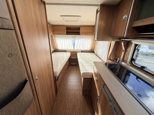 B&uuml;rstner Averso 460 TL Einzelbetten, Mover Markise Foto: 3