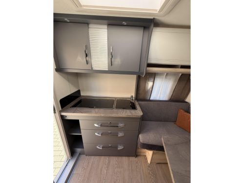 Hobby De Luxe 400 SFE Foto: 10