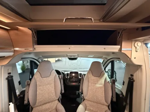 Malibu Van 640 Leveling system - automatic  photo: 2