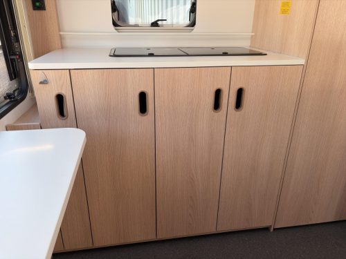 Adria Aviva 422 PY Mover/Klimaanlage/Vorzelt Foto: 3