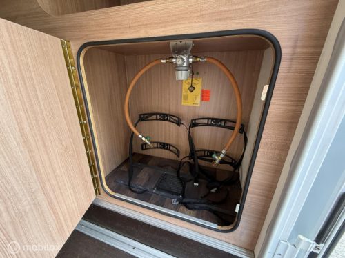 Knaus 700 MEG single beds + pull-down bed! photo: 23