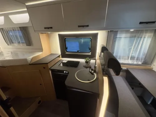 Sunlight T 67 S without drop-down bed photo: 10