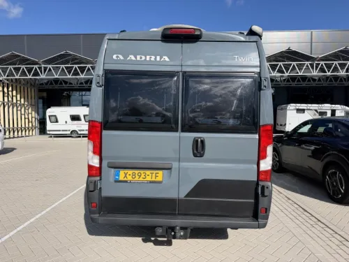 Adria Twin Supreme 640 SGX Solar panel. / towbar photo: 4