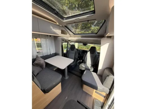 Adria Coral 600 SL Lits jumeaux photo : 1