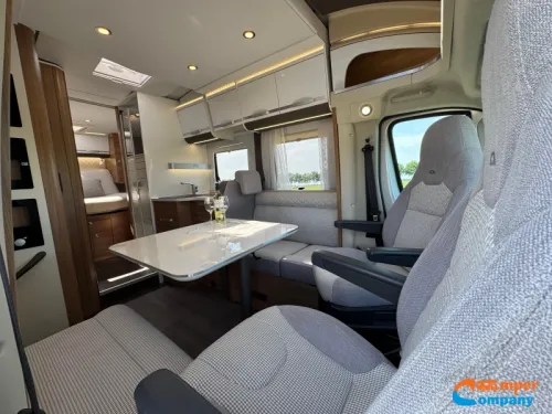 Adria Matrix 640 DC Queensbed / Face to face  photo: 10