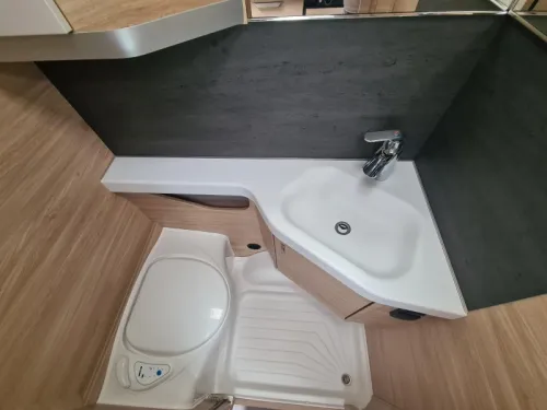 Knaus Sudwind 460 EU  Foto: 11