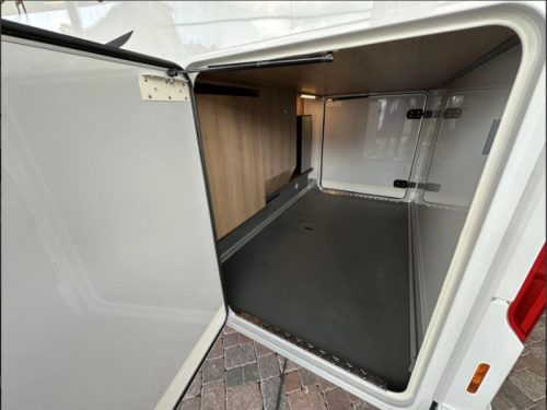 Carthago C1-Tourer 141 KB-LE 2 APARTE BED-180PK-AUTOM  Foto: 11