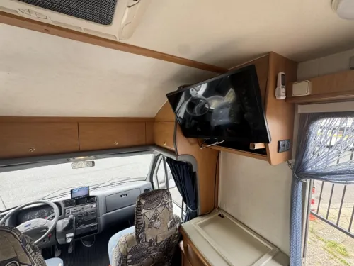 Dethleffs Globetrotter French bed Air conditioning dinette photo: 17