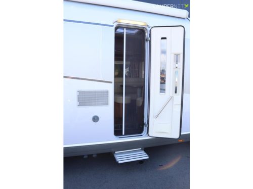 Carthago CHIC E-LINE I 51 YACHTING 180pk Automaat | Ohne Hubdach | Alde Heizung | L&auml;ngsbetten | Solarpaneele | Wechselrichter | Doppel-Bo Foto: 4
