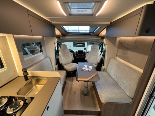 LMC Cruiser 750 EF face to face 2027  photo: 17