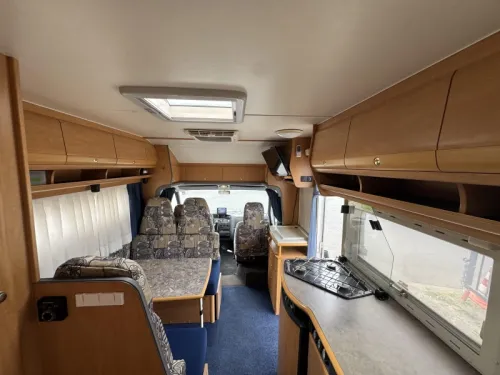 Dethleffs Globetrotter French bed Airco dinette photo: 6