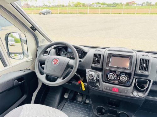 Adria Matrix Plus 670 DC Queensbett Hubbett Wechselrichter Foto: 20