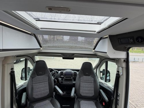 Adria Twin Supreme 640 SGX Solarpanel Skyroof Markise LED TV Foto: 14
