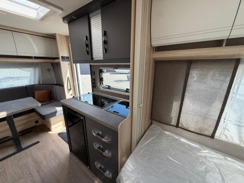 Hobby De Luxe 460 LU NEWEST 2027 - photo: 10