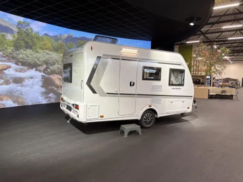 Weinsberg CaraOne Edition HOT 390 QD dinette / transverse bed  photo: 3