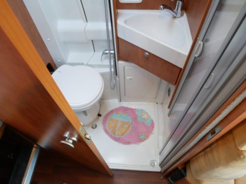 Carthago Malibu Van 600 DB, 6 Meter Kastenwagen, Busbiker!! Foto: 15