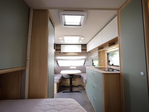LMC Style 440 D mover | awning | awning photo: 5