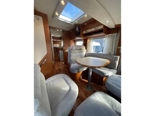 Hymer B678 Einzelbetten Hubdach  Foto: 8