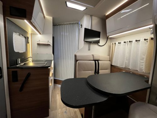 Autocaravana Pilote P 650 GJ Camper, camas individuales bajas foto: 5