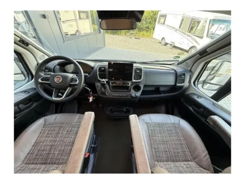 Carthago C-Tourer T 144 LE 4 Personen, LPG, Automatik Foto: 18