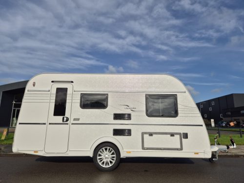 Tabbert Cazadora 420 QD 2.3 Layout with mega kitchen! photo: 5