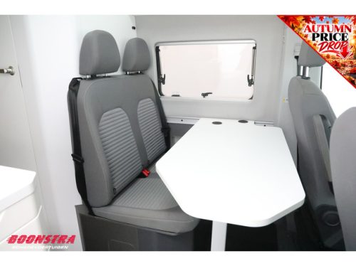 Volkswagen Crafter Grand California 680 2.0 TDI 177 HP 4Motion DSG ACC Awning AHK Navi Clima Solar Camera PDC photo: 13