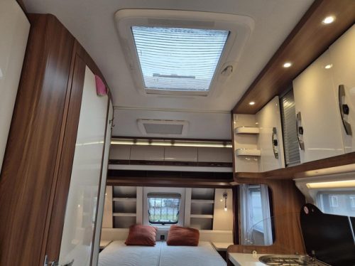 Hobby 540 UFF Nw condition. French bed, mover + Thule awning photo: 22