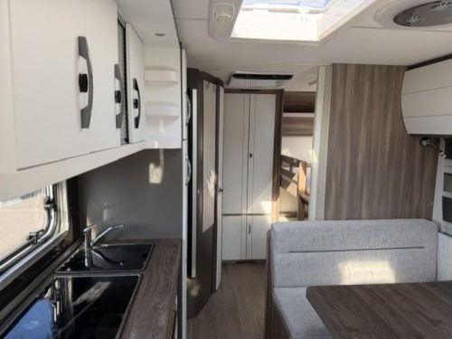 Hobby Excellent Edition 545 KMF Mover/air conditioning/awning/bike photo: 8