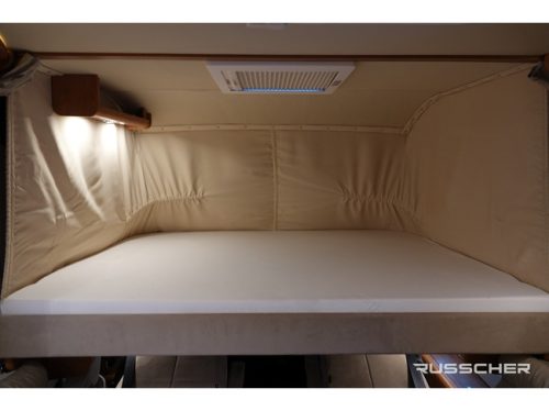 Carthago CHIC C-LINE i 4.9 5 person 150hp | Single beds | Roof air conditioning photo: 20