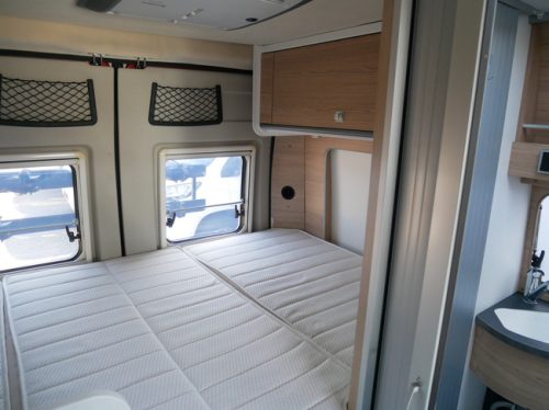 Sunlight 540, Compacte 5.40 Buscamper, Dwarsbed, Dakairco, Trekhaak foto: 17