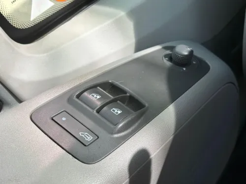 Adria Mobil Twin 160PK,Airco,Festbett  Foto: 22